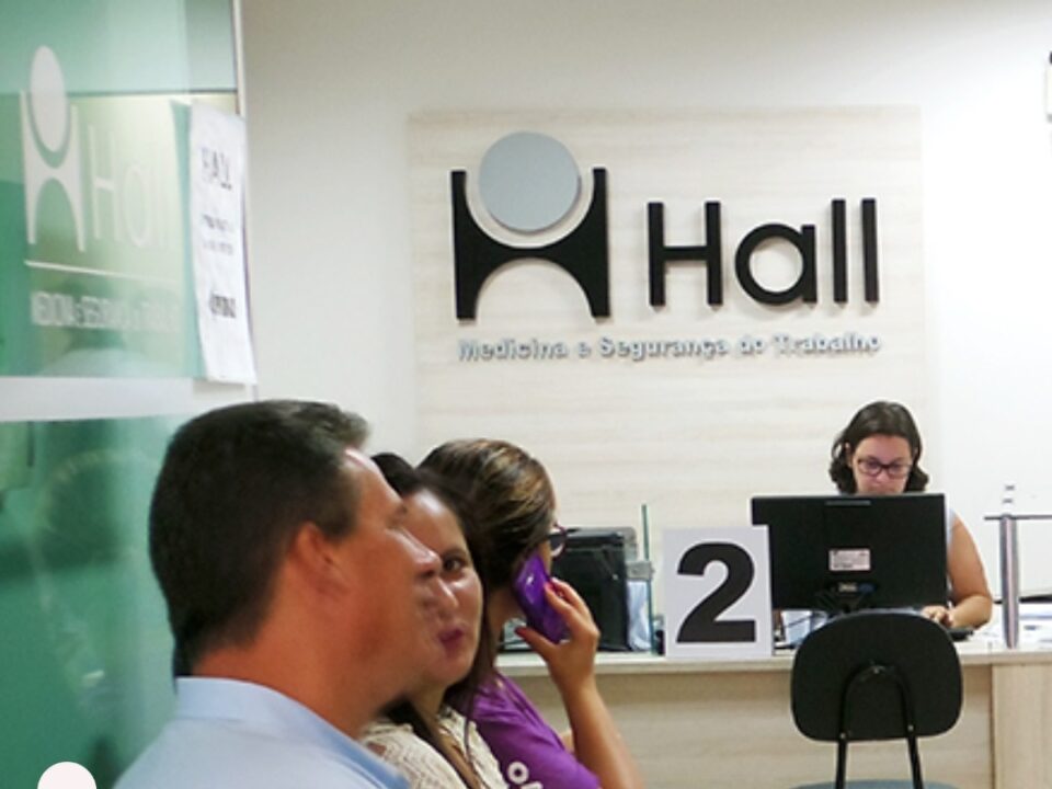 A Hall oferece cursos aos seus clientes